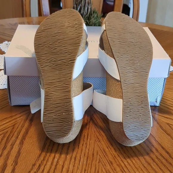 Eric Michael White Leather Adjustable Strap Low Wedge Sandals 37 - Picture 9 of 12